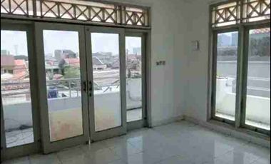 Disewakan Rumah 2 Lantai dkt Tol sinatupang