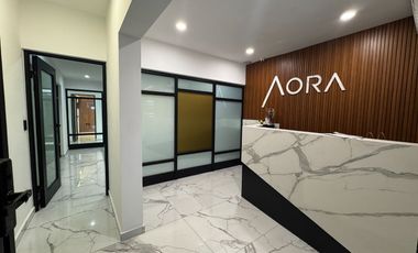 Oficinas ejecutivas seminuevas en venta en Jardines del Country de 4 niveles