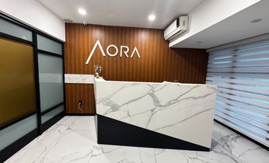 Oficinas ejecutivas seminuevas en venta en Jardines del Country de 4 niveles