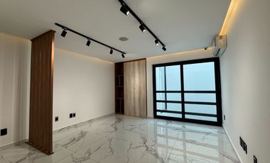 Oficinas ejecutivas seminuevas en venta en Jardines del Country de 4 niveles