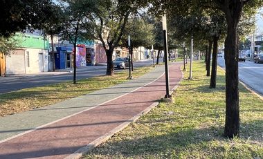 Venta de casa con local comercial en Av. Lopez Mateos, Guadalupe, N.L.