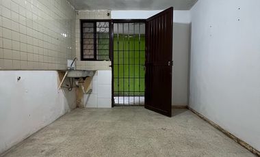 Venta de casa con local comercial en Av. Lopez Mateos, Guadalupe, N.L.