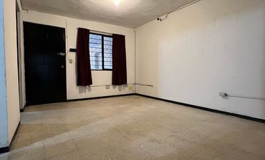 Venta de casa con local comercial en Av. Lopez Mateos, Guadalupe, N.L.