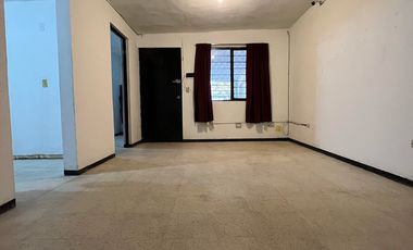 Venta de casa con local comercial en Av. Lopez Mateos, Guadalupe, N.L.