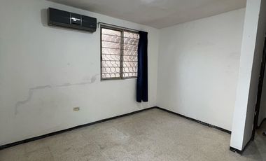 Venta de casa con local comercial en Av. Lopez Mateos, Guadalupe, N.L.