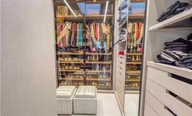 VENDO CASA DE LUJO PALMAS POBLADO