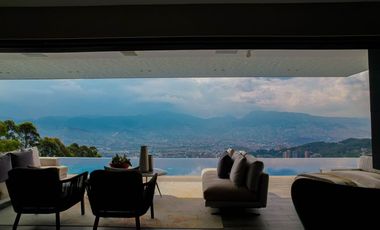 VENDO CASA DE LUJO PALMAS POBLADO