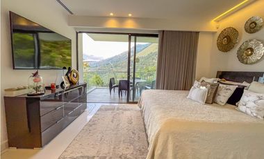 VENDO CASA DE LUJO PALMAS POBLADO