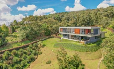 VENDO CASA CAMPESTRE EN PALMAS