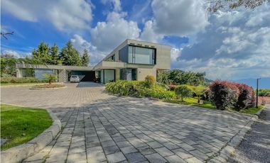 VENDO CASA CAMPESTRE EN PALMAS