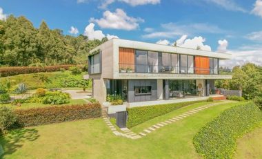 VENDO CASA CAMPESTRE EN PALMAS