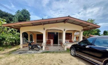 2 Beds Detached House of Land by Public Concrete Road