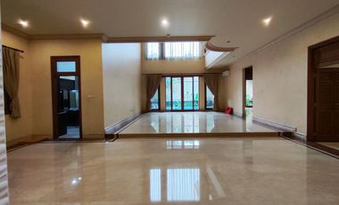 Disewakan Rumah Pondok Indah Luas 780 m2 Kolam Renang Harga Terjangkau 850 Juta/Tahun