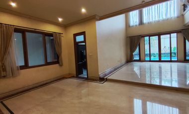 Disewakan Rumah Pondok Indah Luas 780 m2 Kolam Renang Harga Terjangkau 850 Juta/Tahun
