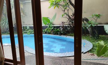 Disewakan Rumah Pondok Indah Luas 780 m2 Kolam Renang Harga Terjangkau 850 Juta/Tahun