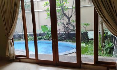 Disewakan Rumah Pondok Indah Luas 780 m2 Kolam Renang Harga Terjangkau 850 Juta/Tahun