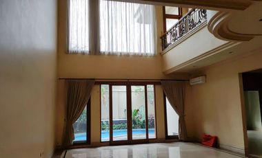 Disewakan Rumah Pondok Indah Luas 780 m2 Kolam Renang Harga Terjangkau 850 Juta/Tahun
