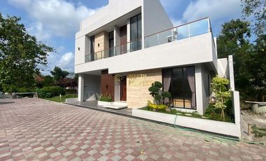 HUNIAN PREMIUM SIAP HUNI 2 LANTAI DI PENGASIH KULON PROGO