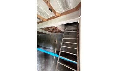 3-storey Swallow Nest House with a large plot of land in Tha Sala