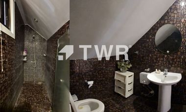 FOR SALE: Bungalow with a developed Attic Level aand Roof Terrace