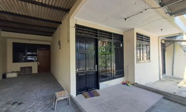 Disewakan Rumah Sutorejo, Surabaya. Dekat Kampus UNAIR dan ITS