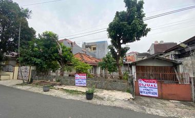 Jual Rumah Tua Hitung Tanah, 261M2, Rp 14juta/M2, Rawamangun, Jual Cepat