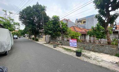 Jual Rumah Tua Hitung Tanah, 261M2, Rp 14juta/M2, Rawamangun, Jual Cepat