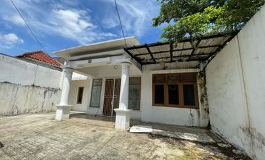 DISEWAKAN CEPAT! RUMAH COCOK UNTUK KANTOR DI HAJI SAIDI PASAR MINGGU