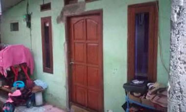 Rumah second akses motor  tengah kota Depok di Depok Timur