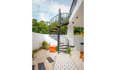 4 bed Pool Villa + A Small House just 1 minute to the Beach