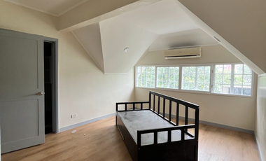Newly Renovated Townhouse with Attic FOR LEASE in Valle Verde 5, Pasig