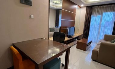 Jual Murah 2 Bedroom Apartemen Cosmo Mansion Furnish