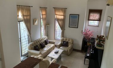Rumah Mewah Renovasi Siap Huni di Royal Gading Mansion, 3 Lantai, Parkir 5 Mobil, SHM & Semi Furnished