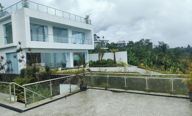 Brand new 5  bedrooms Villa with stunning view in munduk goblek  Oma