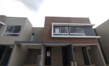 CASA EN LA CEJA