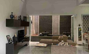 Dijual rumah siap huni murah 5,6M di Tebet LT 197 LB 280 garasi carport 3mobil dkt jl raya