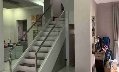 Dijual rumah siap huni murah 5,6M di Tebet LT 197 LB 280 garasi carport 3mobil dkt jl raya