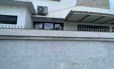 Dijual rumah siap huni murah 5,6M di Tebet LT 197 LB 280 garasi carport 3mobil dkt jl raya