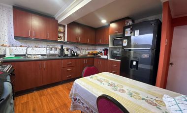 TU OPORTUNIDAD!! SE VENDE CASA, EN RECOLETA.