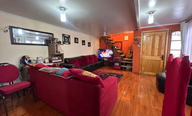 TU OPORTUNIDAD!! SE VENDE CASA, EN RECOLETA.