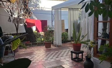 TU OPORTUNIDAD!! SE VENDE CASA, EN RECOLETA.