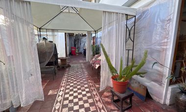 TU OPORTUNIDAD!! SE VENDE CASA, EN RECOLETA.