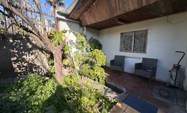 TU OPORTUNIDAD!! SE VENDE CASA, EN RECOLETA.