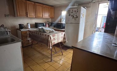 TU OPORTUNIDAD!! SE VENDE CASA, EN RECOLETA.