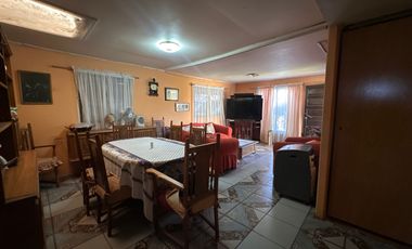 TU OPORTUNIDAD!! SE VENDE CASA, EN RECOLETA.