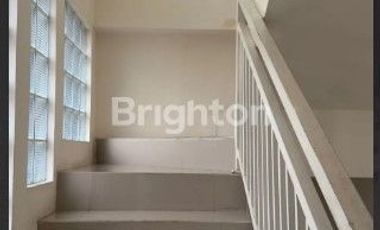 Investor Alert! Tanah Kerobokan Seminyak 330 m² + 2 Bangunan Eksisting – Harga di Bawah Pasaran