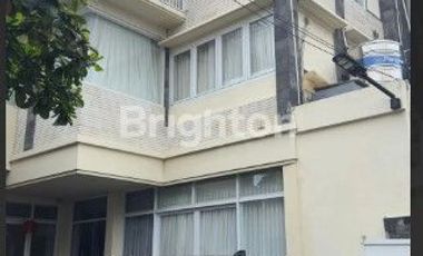 Investor Alert! Tanah Kerobokan Seminyak 330 m² + 2 Bangunan Eksisting – Harga di Bawah Pasaran