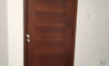 SE ALQUILA MINI DPTO EN 1ER PISO, UBICADO EN LA URB. EL PARMAR SURCO