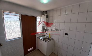 Se Arrienda Hermosa Casa 3 Dormitorios y 1 Baño, Conjunto Habitacional Las Casas de Padre Hurtado Poniente VII, Comuna de Padre Hurtado.