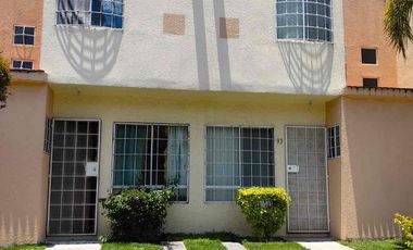 Casa en condominio con alberca y vigilancia